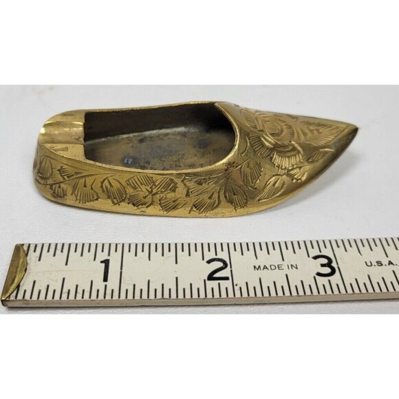 Vtg India Brass Miniature Slipper Shoe Ashtray Single Cigarette Etched Retro - Picture 2 of 5